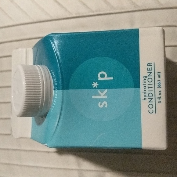 Hydrating Conditioner - Picture 1 of 3